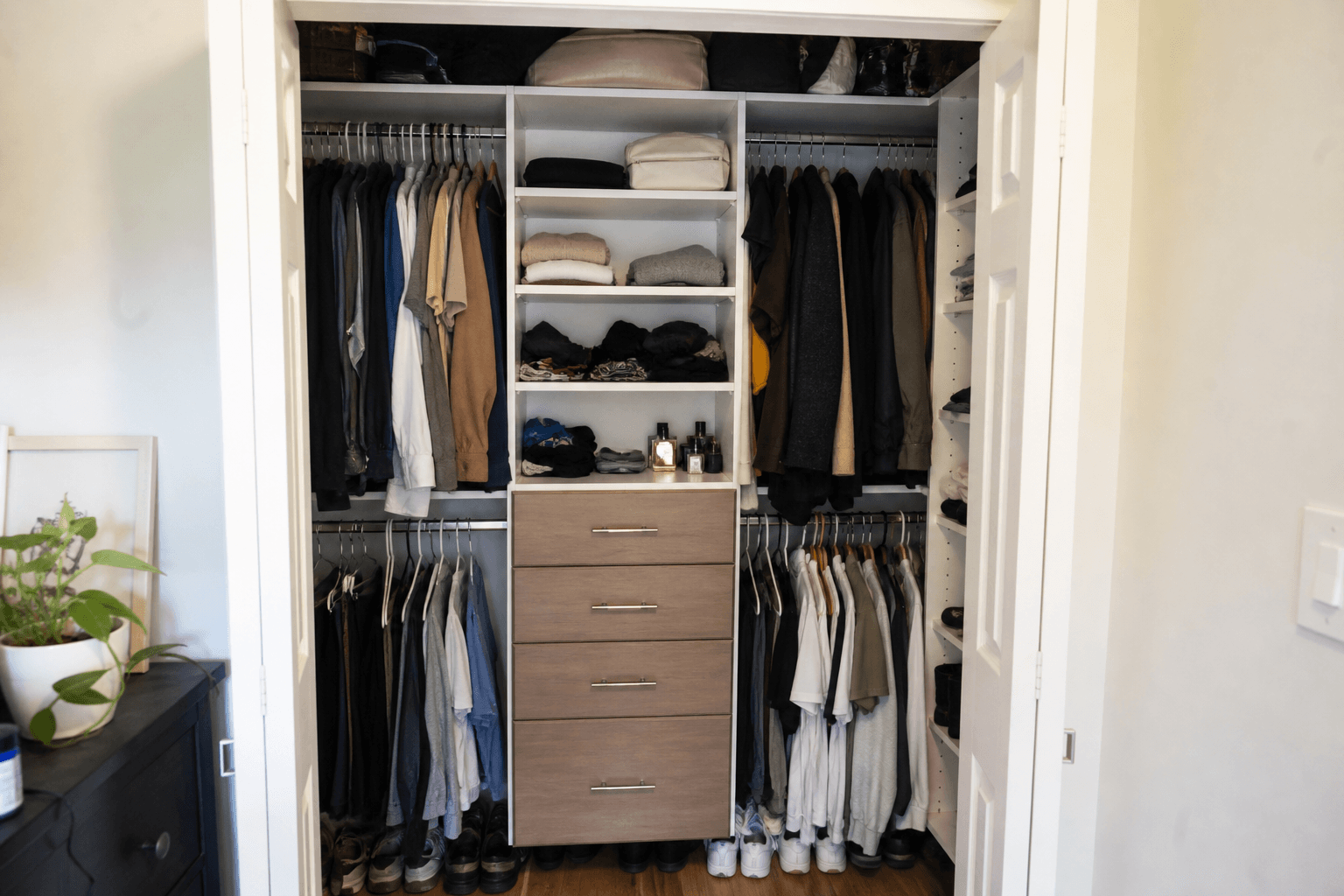 Oak center-tower dual-tone — Dual-Tone Closet